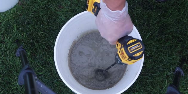 Как сделать вазон из бетона и полотенец своими руками: размешайте цемент с водой
