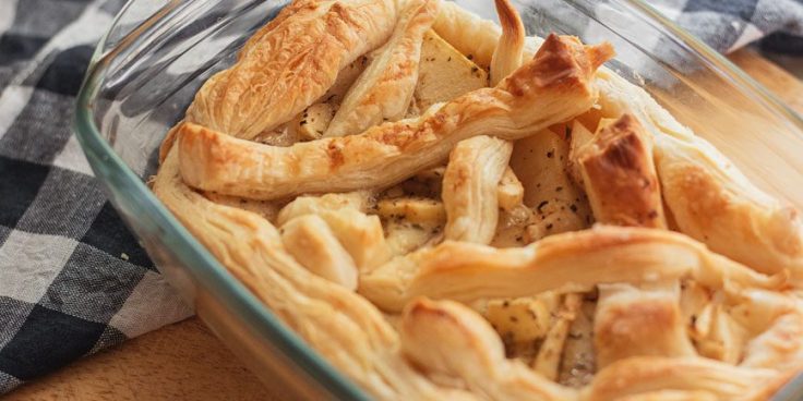 пирог с яблоками и творогом в духовке из дрожжевого слоеного теста рецепт | Дзен