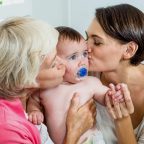14 ошибок, которые чаще всего совершают молодые мамы по советам бабушек