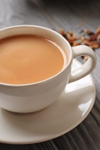 Карамельный чай, который сделает утро по-настоящему добрым
