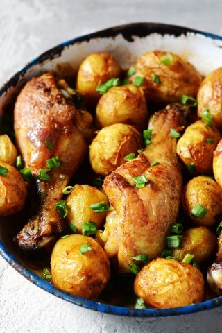 Куриные голени с картошкой