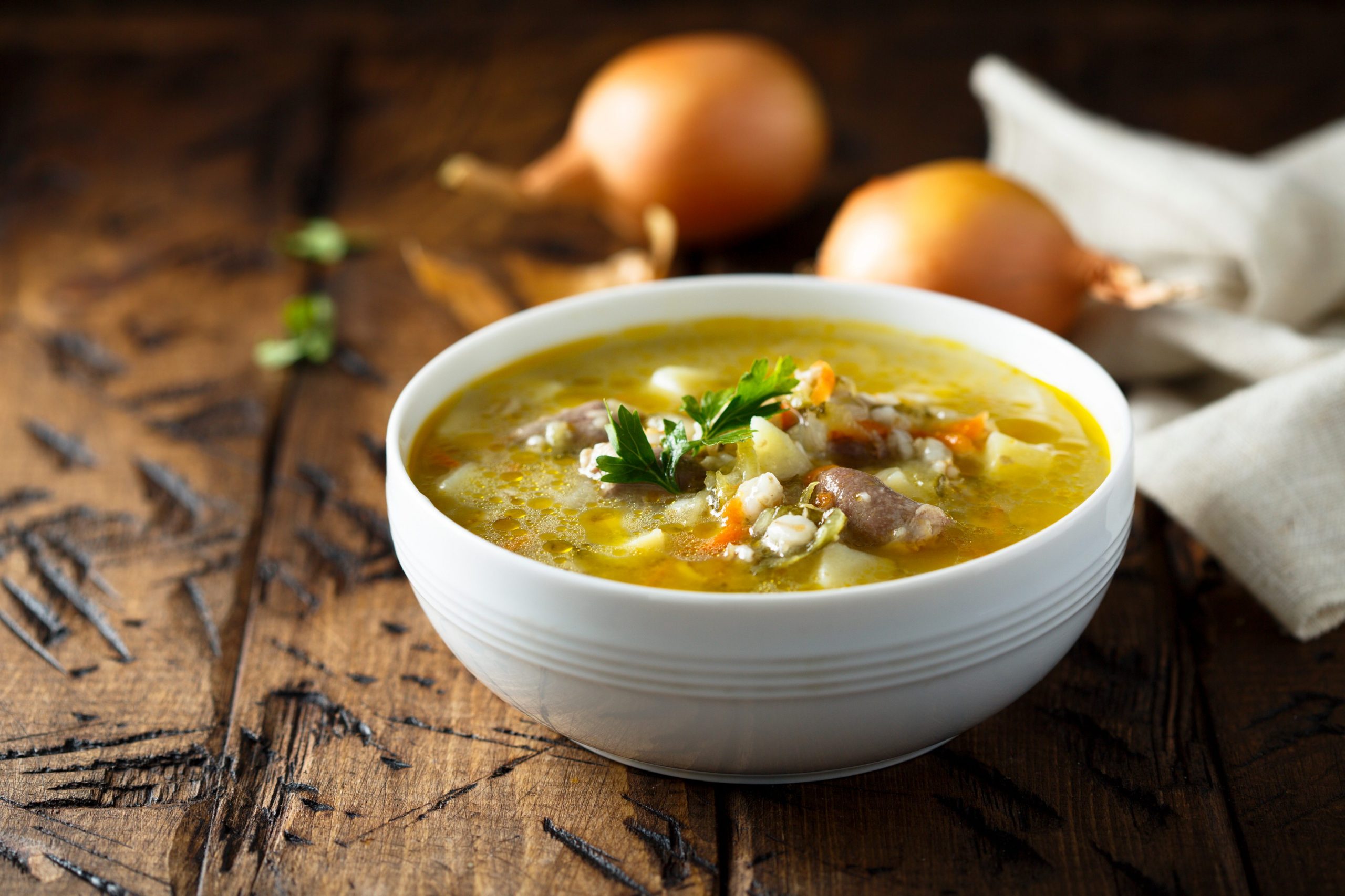 Рассольник с перловкой и куриными потрохами - Лайфхакер