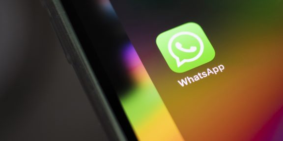 WhatsApp теперь позволяет привязать к iOS-приложению до четырёх устройств