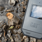 Caterpillar выпустила первую раскладушку на Android с защитой от воды и ударов