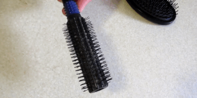 Как очистить расчёску для волос: разрежьте ножницами
