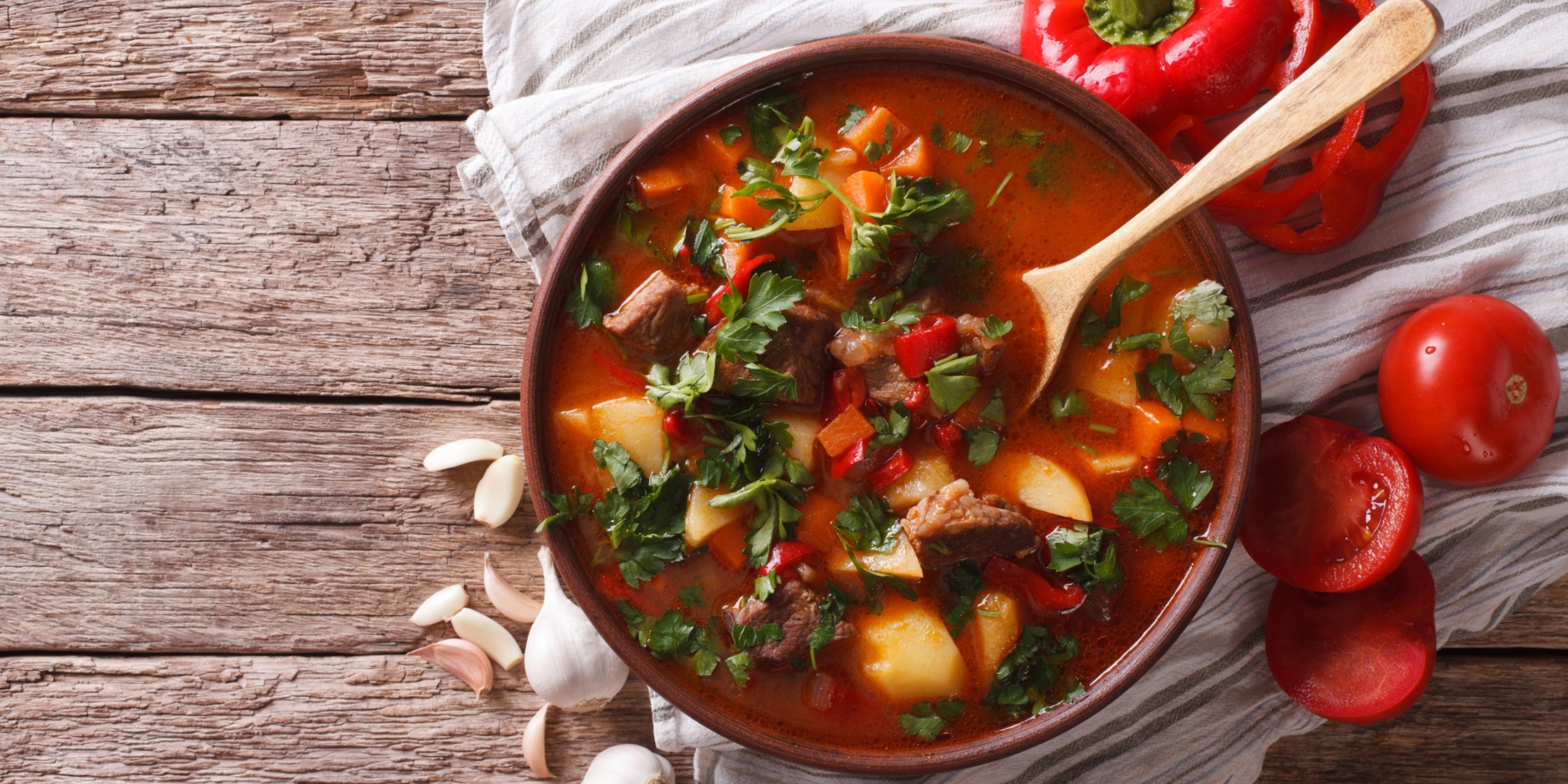Гуляшевка (суп с говядиной и сладким перцем)