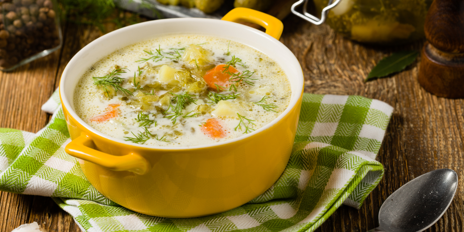 Куриный суп с солёными огурцами