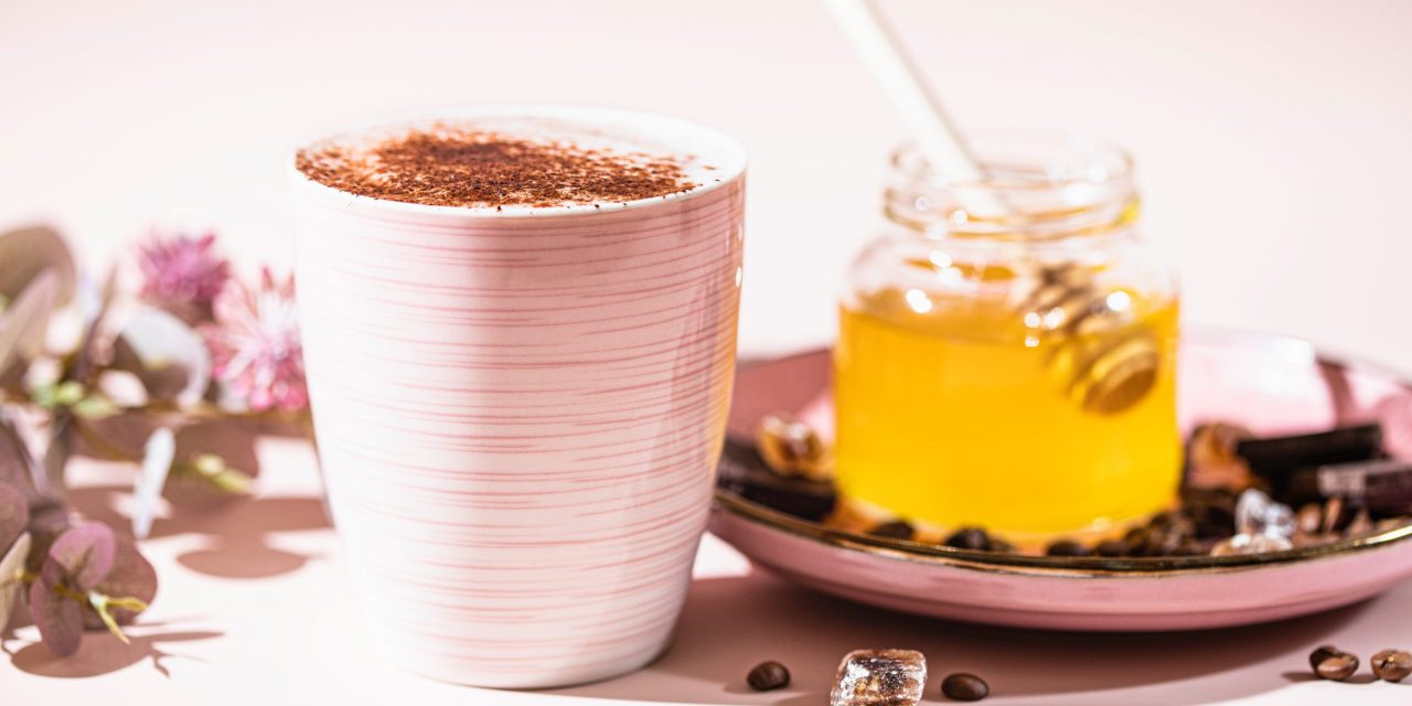 Кофе с арахисовой пастой и мёдом