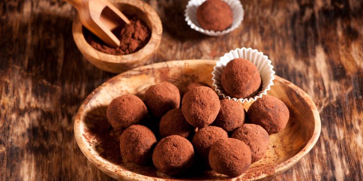 Как приготовить Домашние конфеты трюфель из сгущенки и какао рецепт пошагово