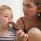 Как питание матери влияет на вкусы ребёнка и могут ли взрослые изменить свои пищевые пристрастия
