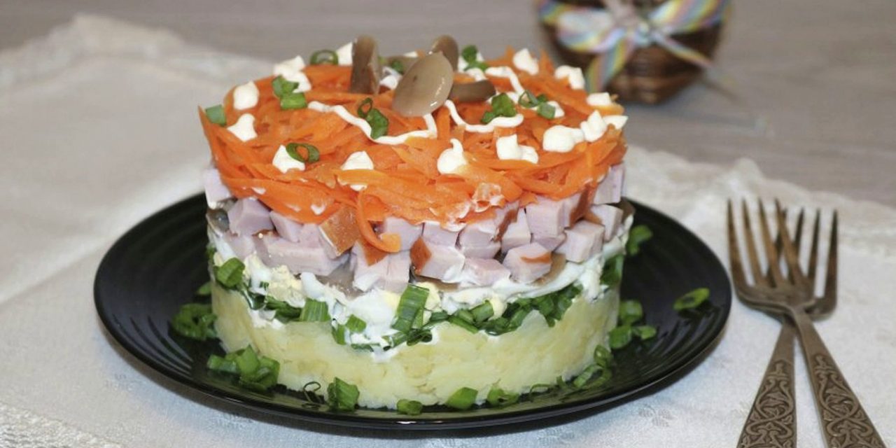 Салат с ветчиной, картошкой и грибами