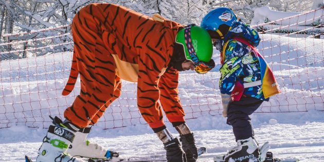 Горные лыжи: обучение детей начинается со знакомства с инструктором