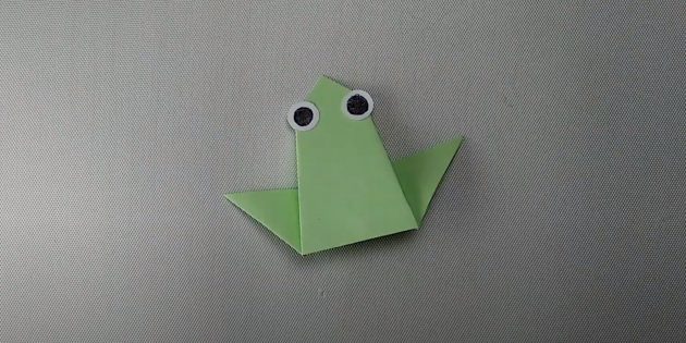 Как сделать простую лягушку из бумаги в технике оригами