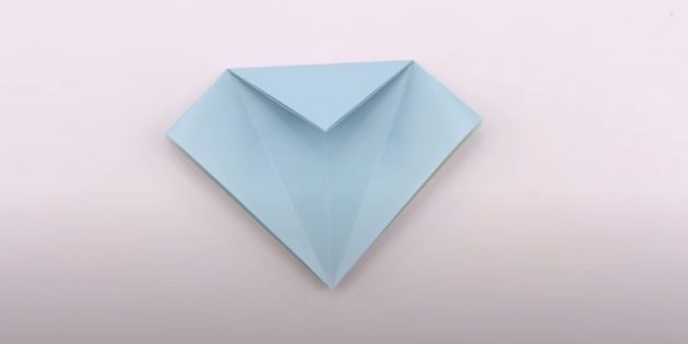 Как сделать журавлика из бумаги в технике оригами: загните верхушку