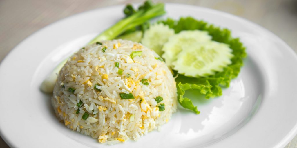 Рис по-тайски с яйцом