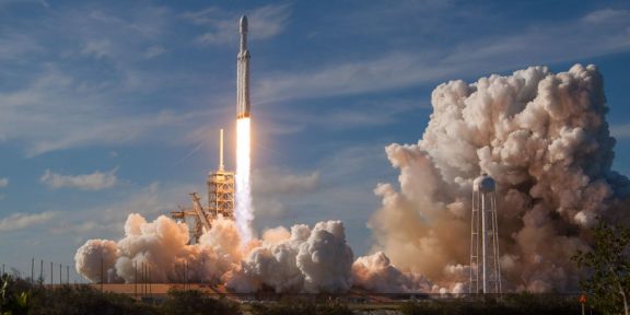 SpaceX Илона Маска планирует 52 запуска ракет в 2022 году