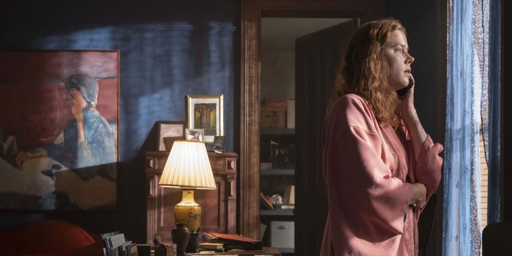 Кадр из фильма «Женщина в окне» (2021)