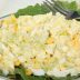 Яичный салат с огурцами и сельдереем