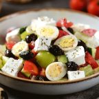 Как приготовить классический греческий салат и его вариации