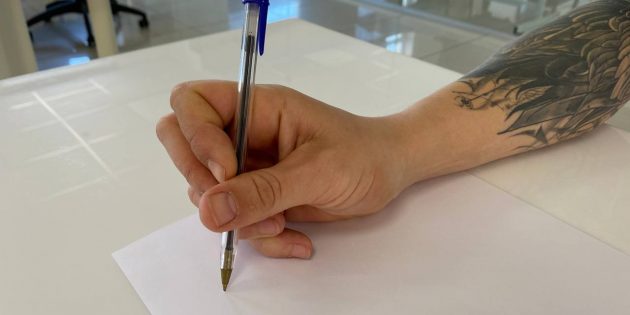 Как правильно держать ручку: Латеральный квадрапод