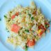 Жареный рис с крабовыми палочками и яйцами