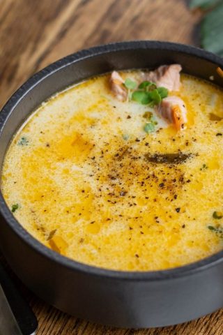 Сырный суп с рыбными консервами