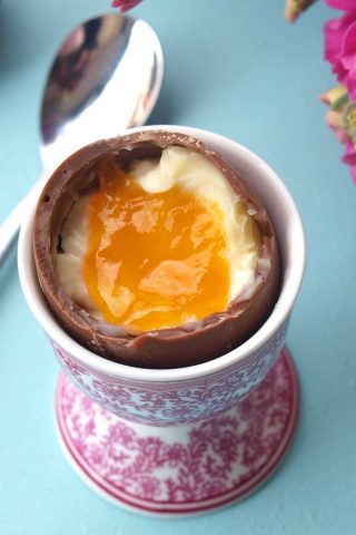 Шоколадные пасхальные яйца со сливочной начинкой