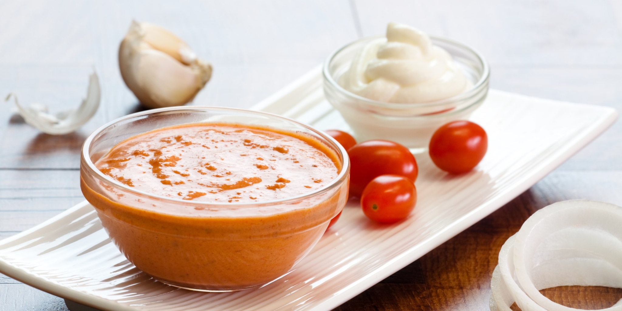 Простой соус для шашлыка (из помидоров и зелени)