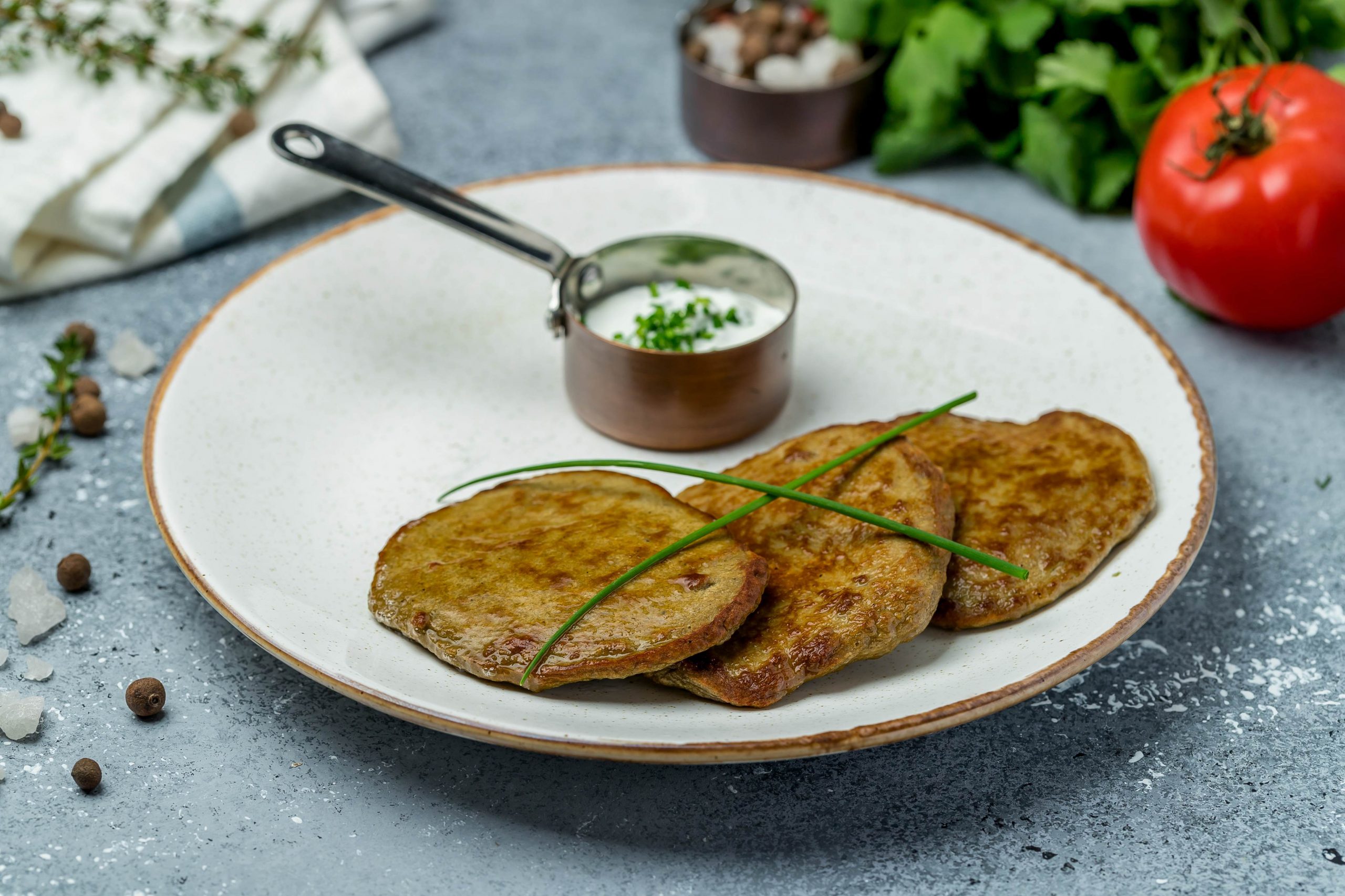 Оладьи из куриной печени со сливками