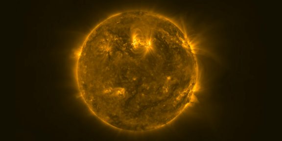 Космический зонд Solar Orbiter показал видео сближения с Солнцем