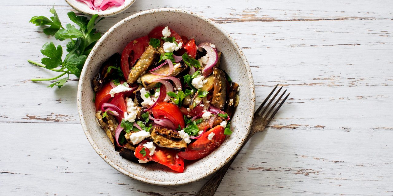 Салат из баклажанов – пикантный и ароматный