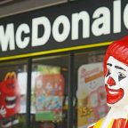 Минпромторг предложил пользователям придумать новое название McDonald’s в России