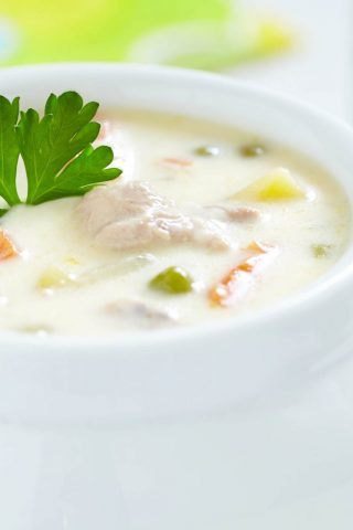 Сливочный суп из индейки с картошкой и горошком