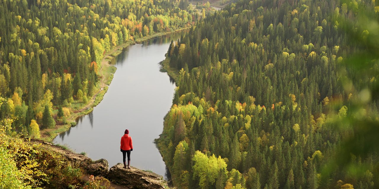 Озёра, горы и космические пейзажи: 10 волшебных мест на Урале, куда можно добраться на машине