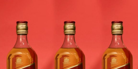 Производитель алкогольных напитков Black Label, Johnnie Walker и Captain Morgan уходит из России