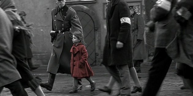 Кадр из чёрно-белого фильма «Список Шиндлера»