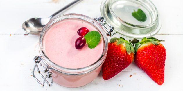 Как заморозить клубнику на зиму: смешайте ягоды со сливочным маслом