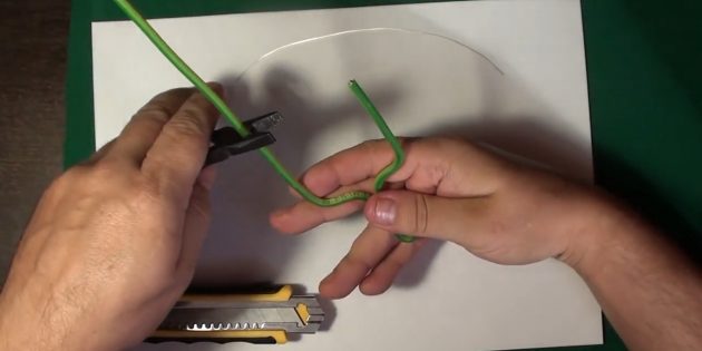 Как сделать рогатку из проволоки своими руками: отрежьте кусачками всё лишнее
