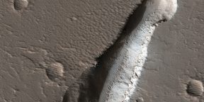 На фото с Марса нашли оптическую иллюзию — это возвышенность или впадина?