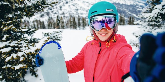 Готовьте лыжи летом. 7 зимних курортов России, куда стоит запланировать отпуск заранее