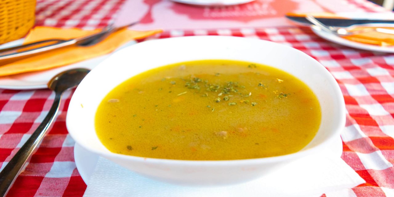 Сербский суп с говядиной и овощами