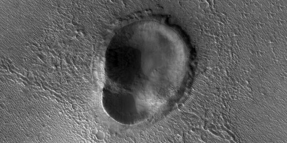 На поверхности Марса обнаружили огромное «ухо»