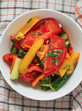Овощной салат с горячей заправкой
