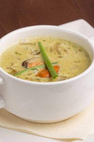 Простой сливочный суп с мидиями