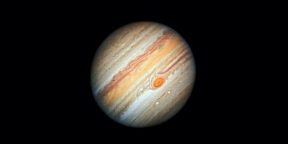 Через неделю Юпитер максимально приблизится к Земле — его можно будет рассмотреть даже в бинокль