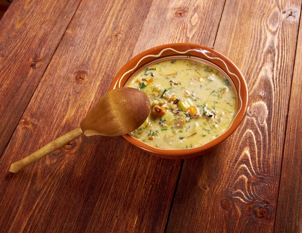 Рыбный суп ватерзой: рецепт — Лайфхакер