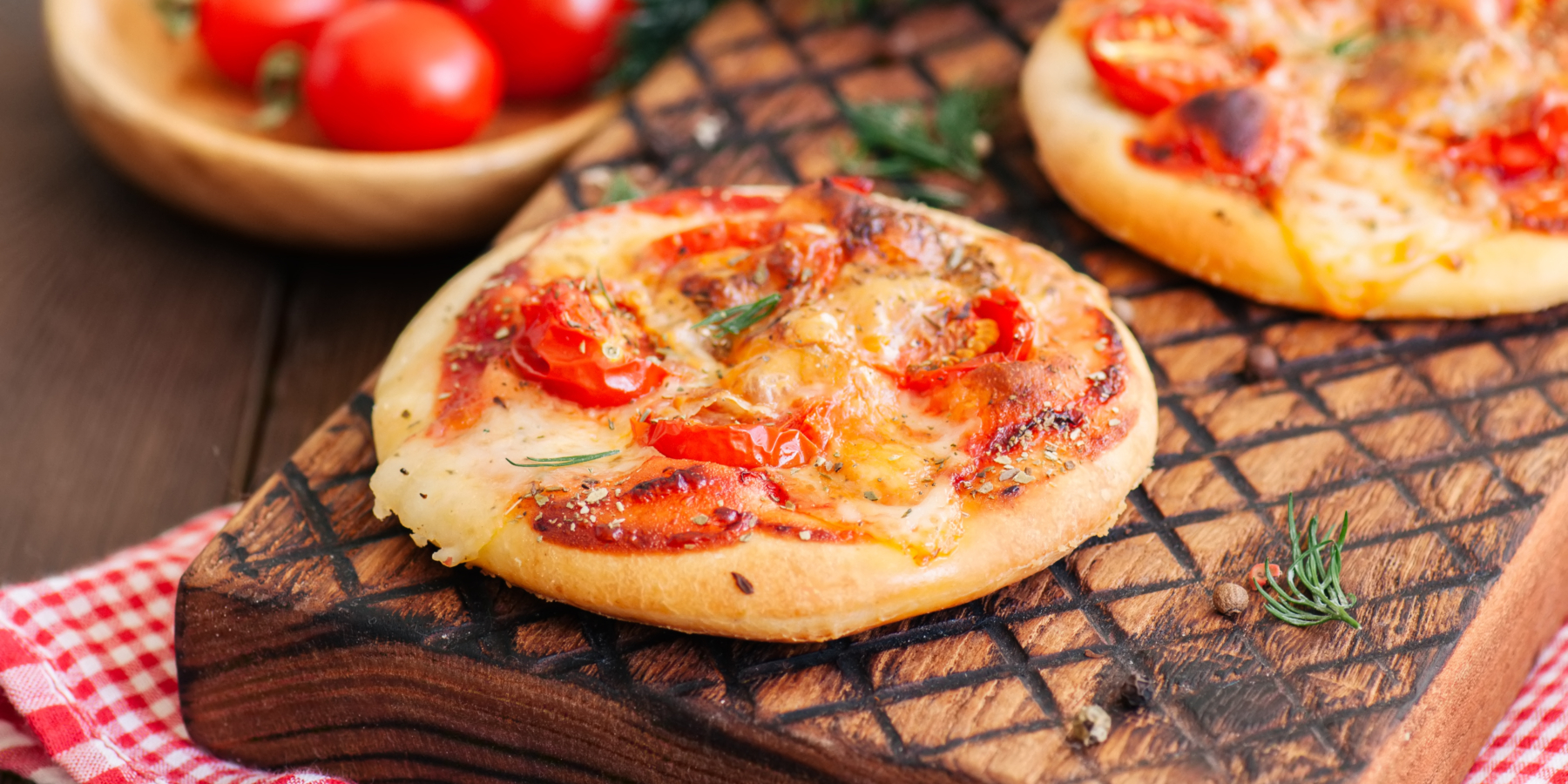 Простая пицца с сыром