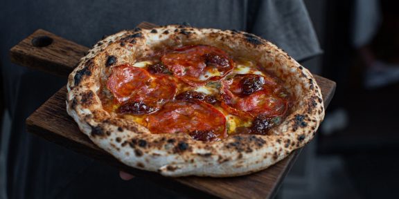 Неаполитанская пицца с горгонзолой