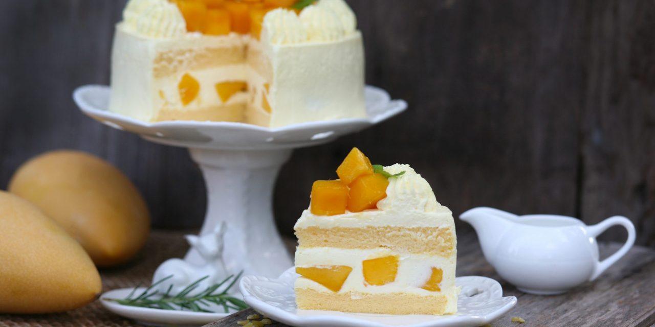 Бисквитный торт с манго