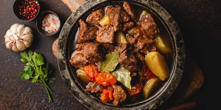Что приготовить из мяса в рукаве, 8 сочных блюд